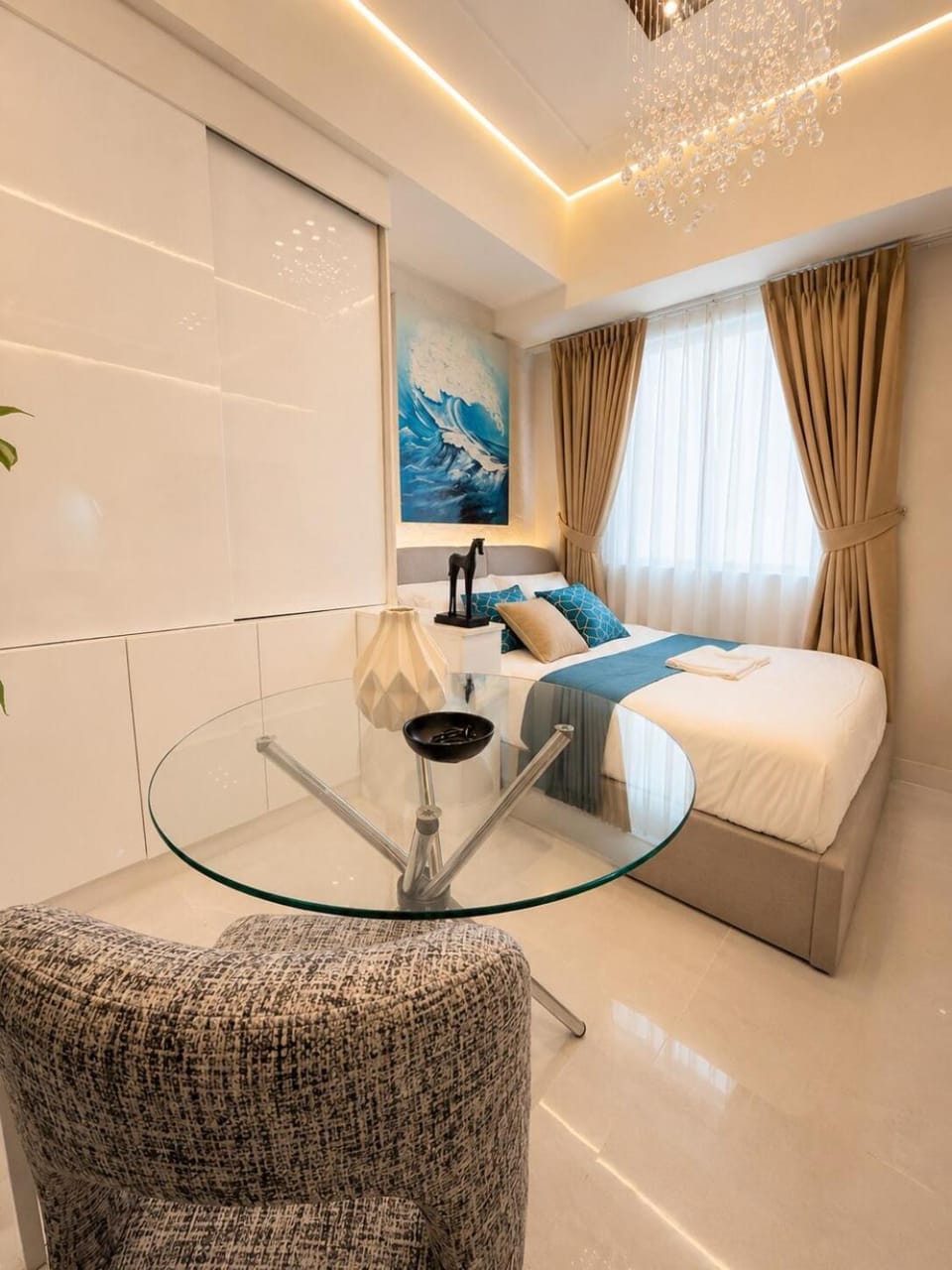 Photo of the whole room