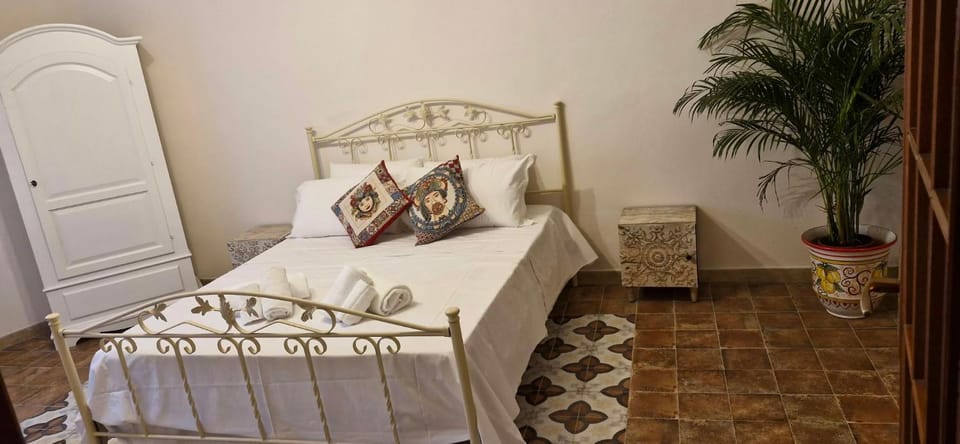 La Cupola Charm Guest House Bed and Breakfast in Noto