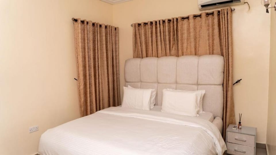 Bed, Bedroom, air conditioner