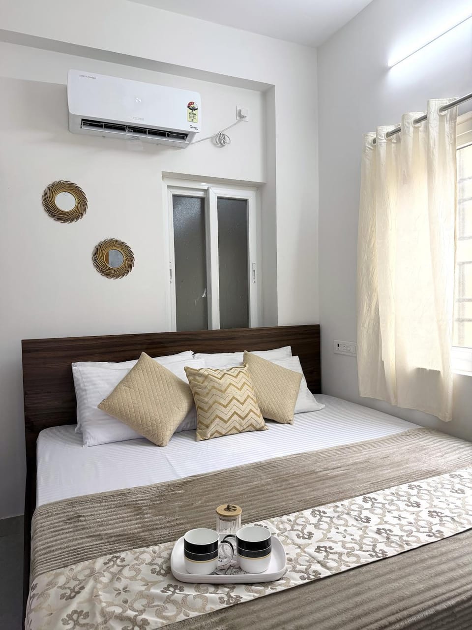 STAY NEAR AIRPORT 1BHK - 10mins drive Apartment in Chennai