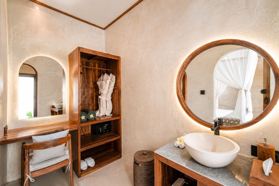 Toilet, Bathroom, towels