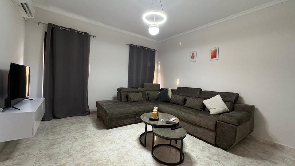 Communal lounge/ TV room, TV and multimedia, Living room, Seating area, Evening entertainment, air conditioner