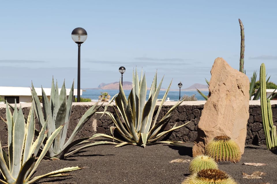 Nearby landmark, Day, Natural landscape, Mountain view, Sea view