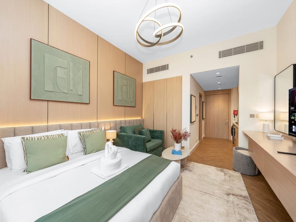 Bed, TV and multimedia, Photo of the whole room, Seating area, Bedroom, air conditioner