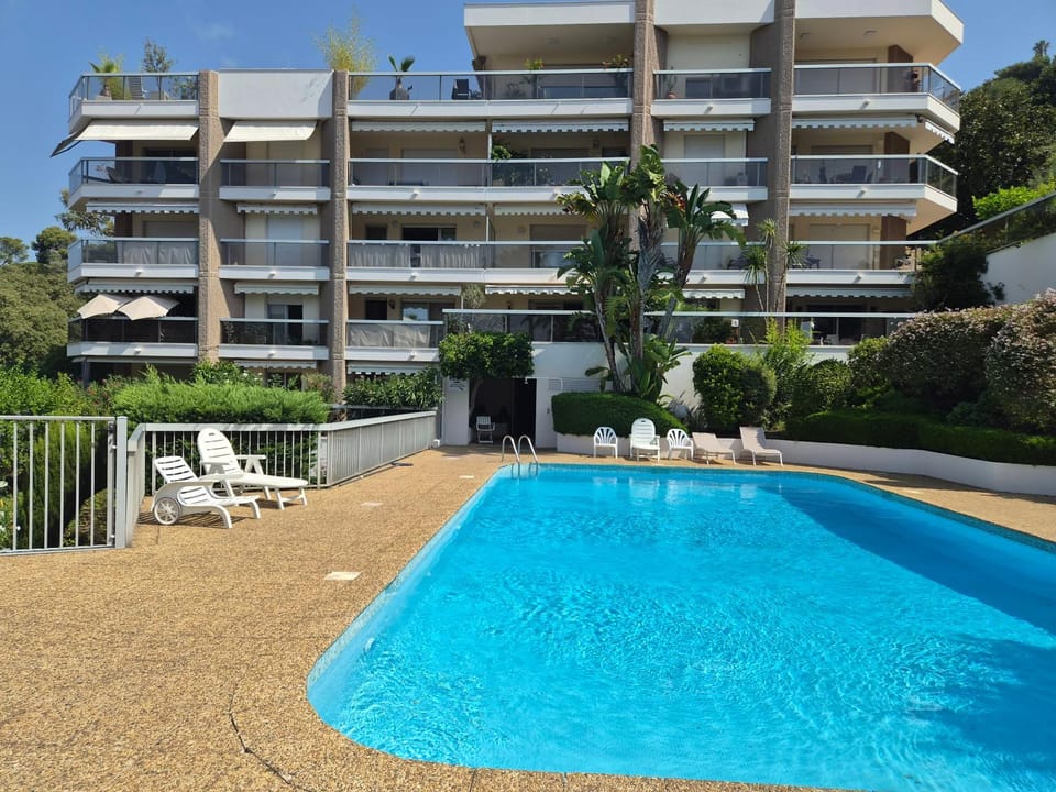 Solarium, Swimming pool