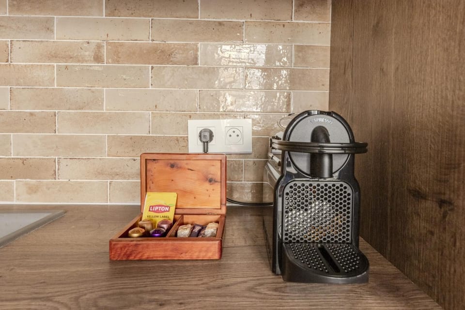 Coffee/tea facilities, Kitchen or kitchenette