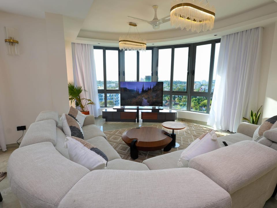 Semo's Beachfront Escape in Nauras Towers Apartment in Mombasa County