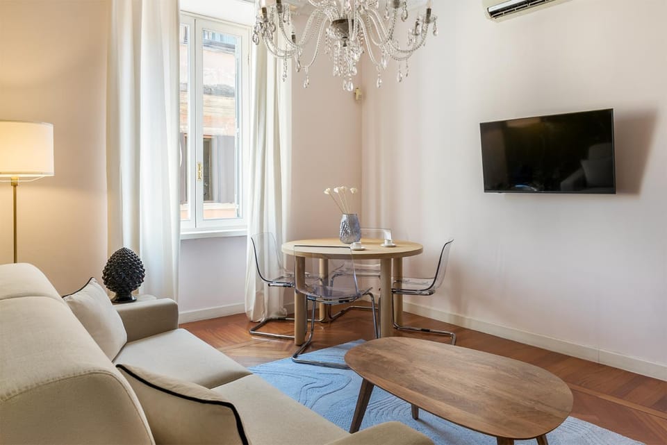 TV and multimedia, Living room, Seating area, Dining area