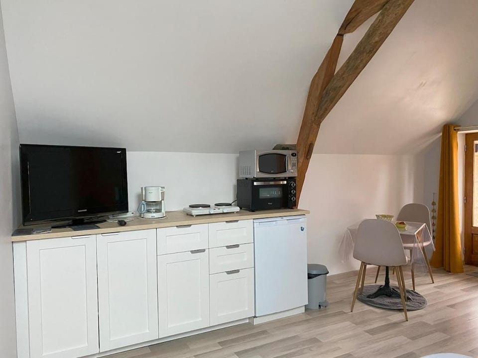 TV and multimedia, Kitchen or kitchenette, Dining area, oven