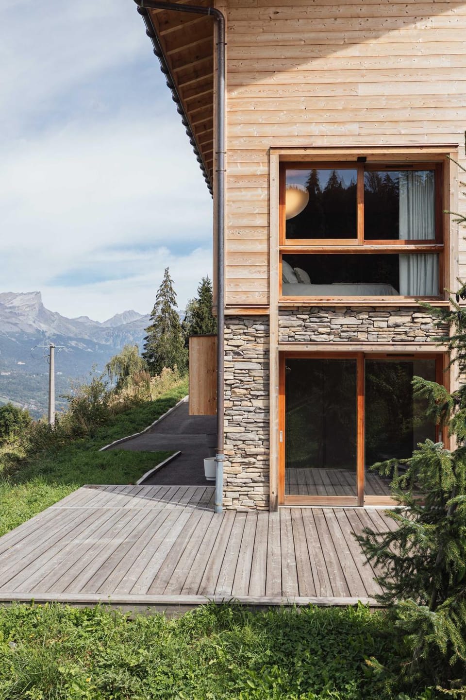 Chalet Eteila with Sauna Jacuzzi and Cinema Chalet in Combloux