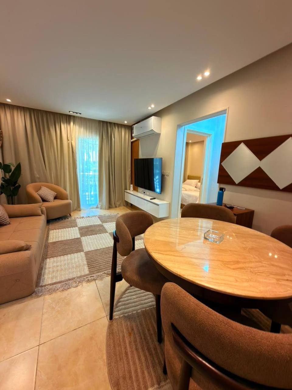 Cozy 2 bedrooms groundf with private garden Apartment in Cairo Governorate