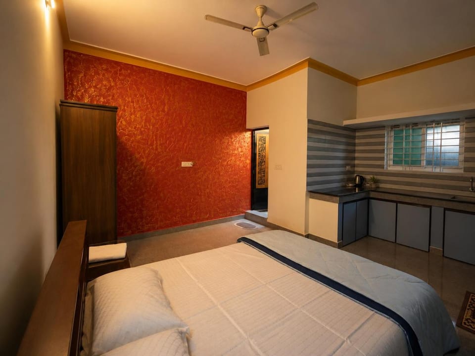 Kitchen or kitchenette, Bedroom