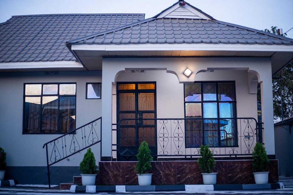 Property building, Facade/entrance, Day