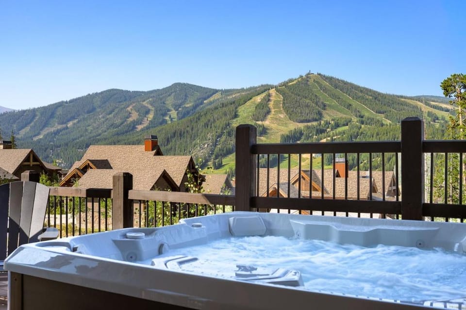 Hot Tub, Mountain view