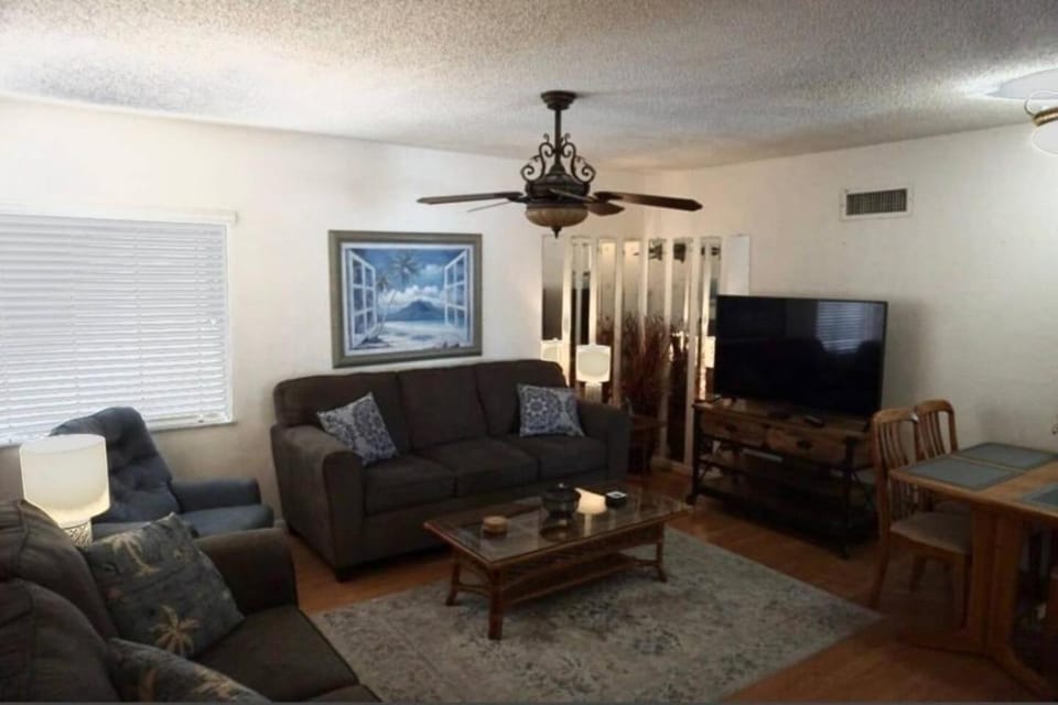 2 BR Beach Condo on Redington Beach Sands Apartment in North Redington Beach
