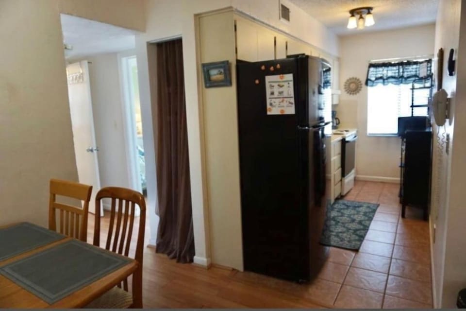 2 BR Beach Condo on Redington Beach Sands Apartment in North Redington Beach