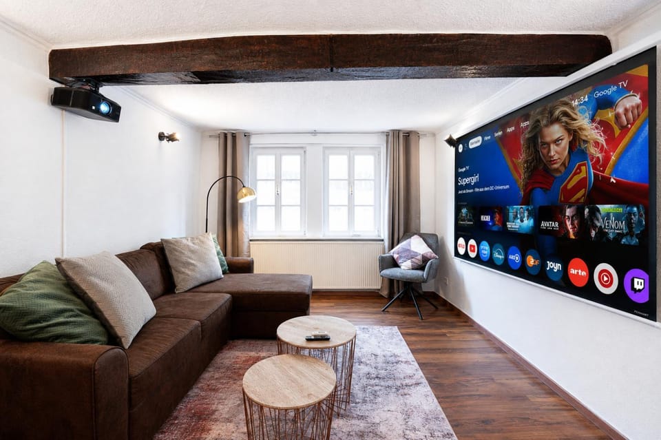TV and multimedia, Living room, Seating area