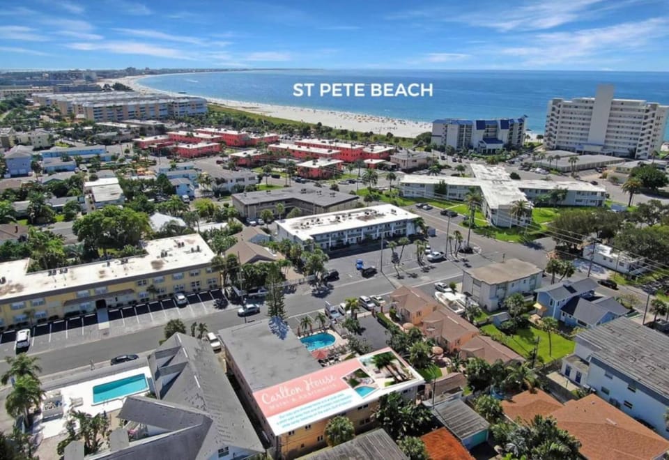 Beach Boutique 2 BR Condo and Pool Hotel in Saint Pete Beach