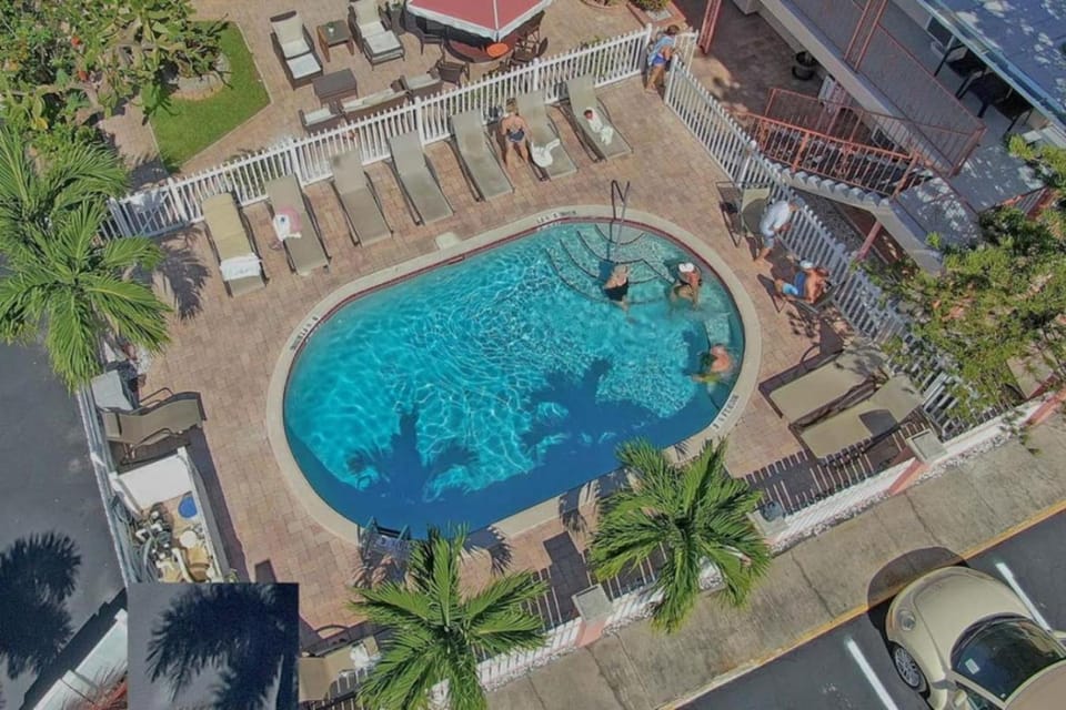 Beach Boutique 2 BR Condo and Pool Hotel in Saint Pete Beach