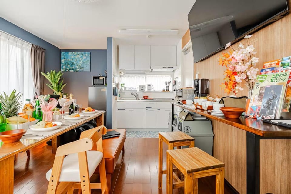 Massage, TV and multimedia, Kitchen or kitchenette, Living room, Seating area, Dining area, oven, stove, air conditioner