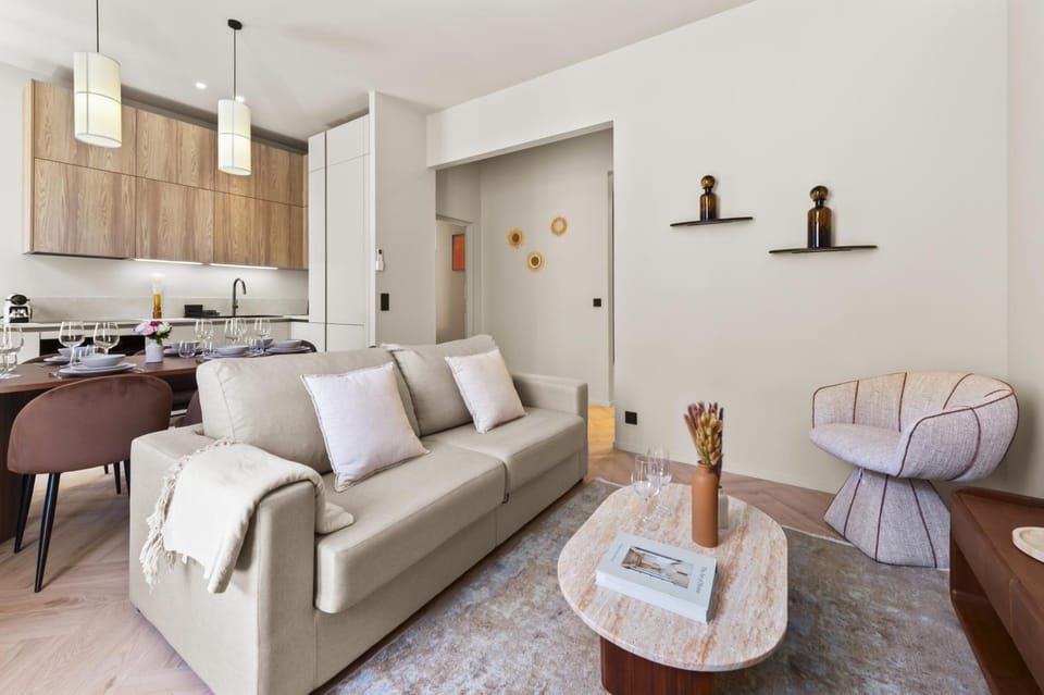 Kitchen or kitchenette, Living room, Seating area, stove