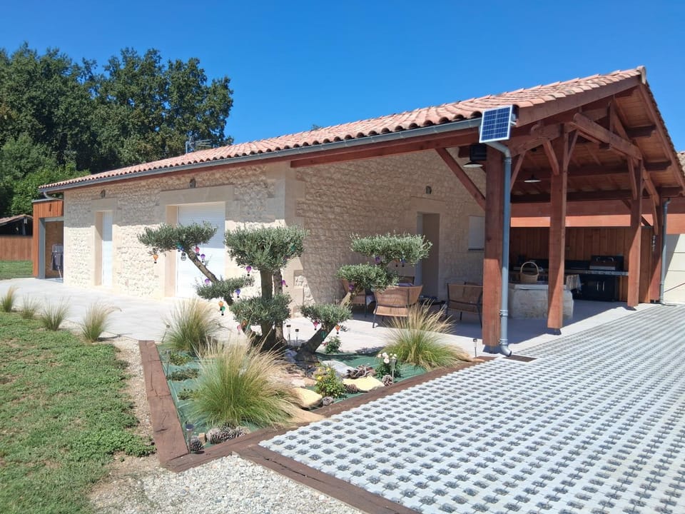 Gîte La Brune House in Nouvelle-Aquitaine