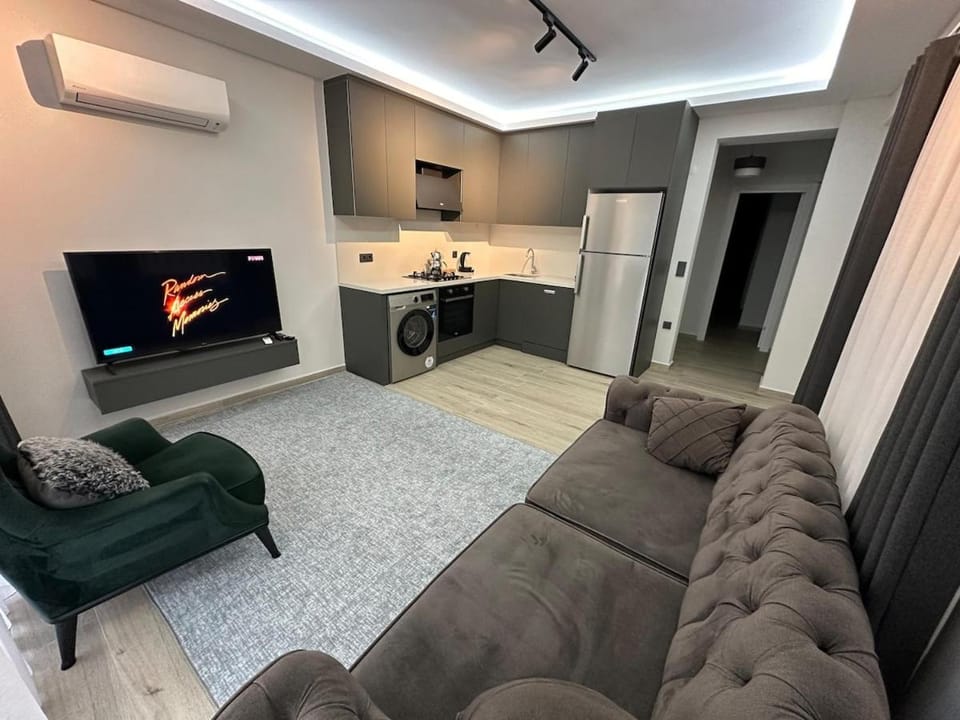TV and multimedia, Kitchen or kitchenette, Living room, Seating area, Dining area, air conditioner
