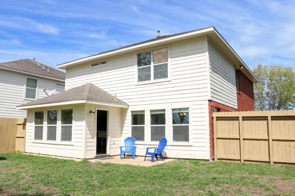 3-BD Charming Getaway Only 10 mins to DT House in Harris County