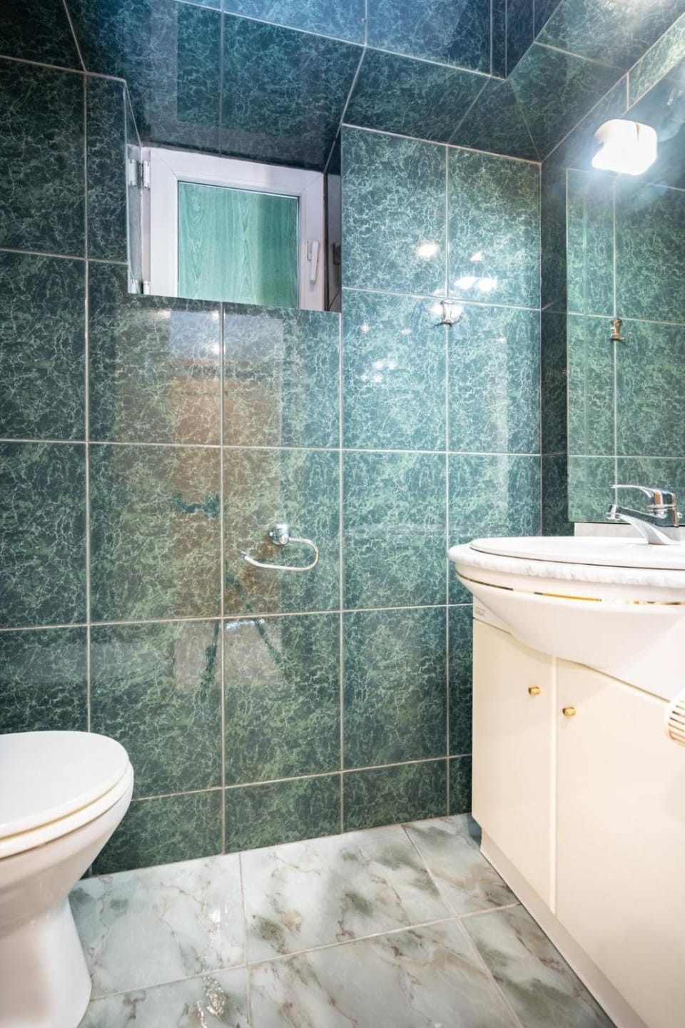 Toilet, Bathroom, Bath