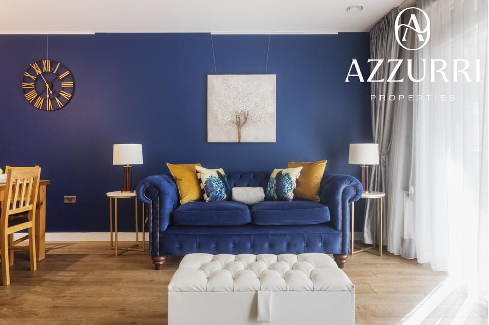 Living room, Seating area, Text overlay