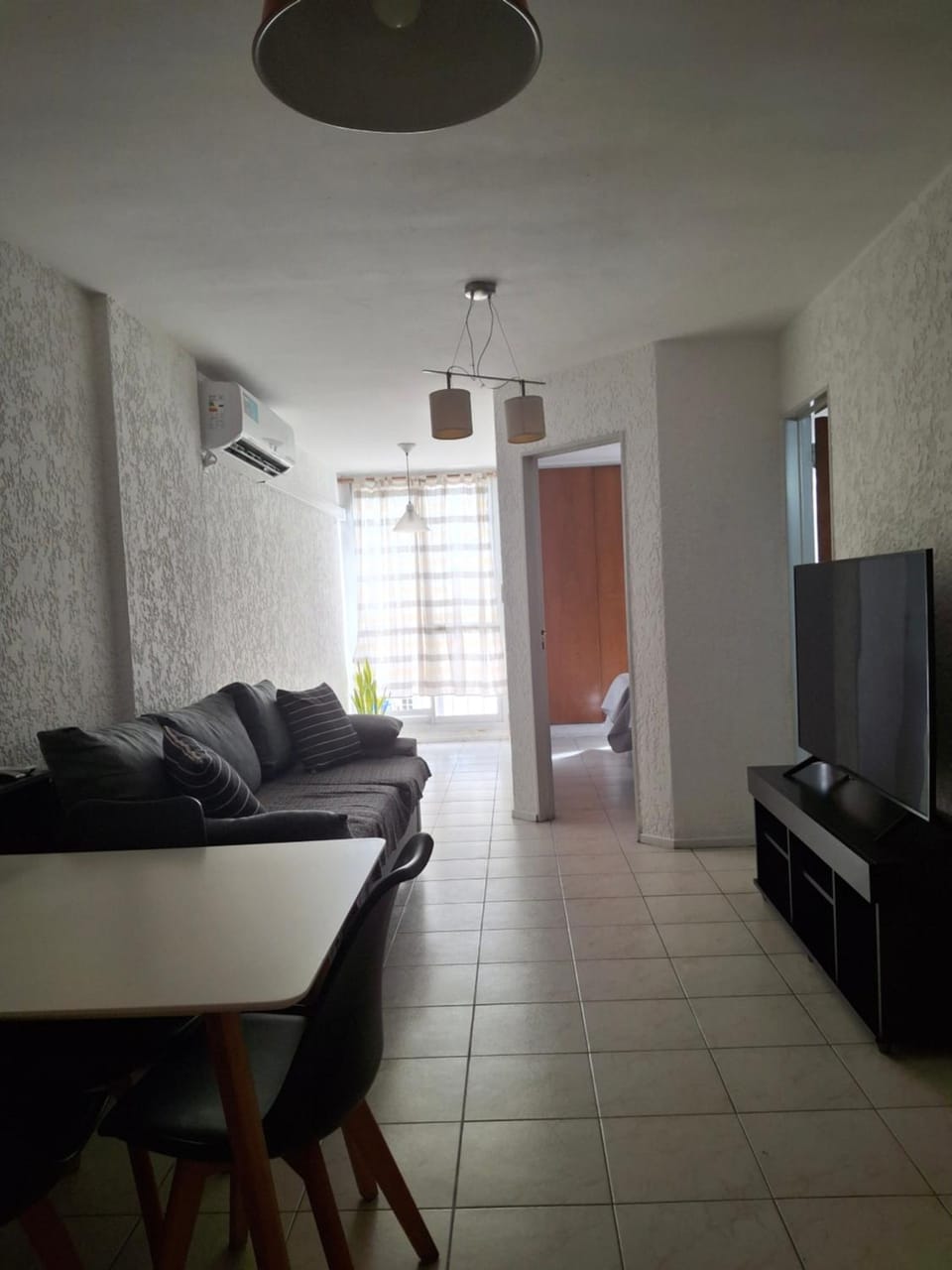 Confort seguridad 24 horas 2 camas individuales terraza propia cerca de todo tranquilidad Apartment in Cordoba