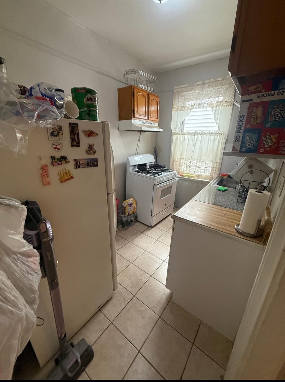 Cozy one bedroom apartment with share kitchen and bathroom and living area Vacation rental in Richmond Hill