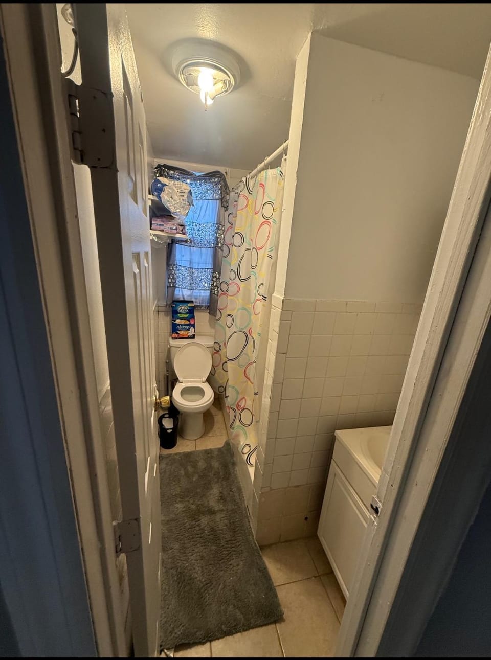 Cozy one bedroom apartment with share kitchen and bathroom and living area Vacation rental in Richmond Hill
