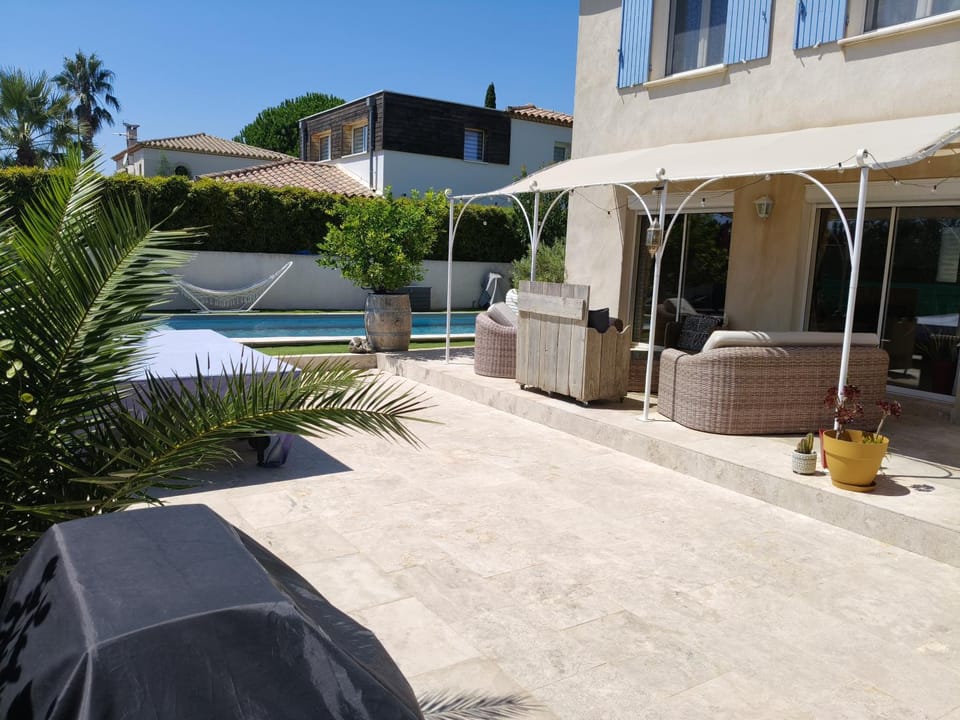 villa avec piscine petite camargue Villa in Aigues-Mortes