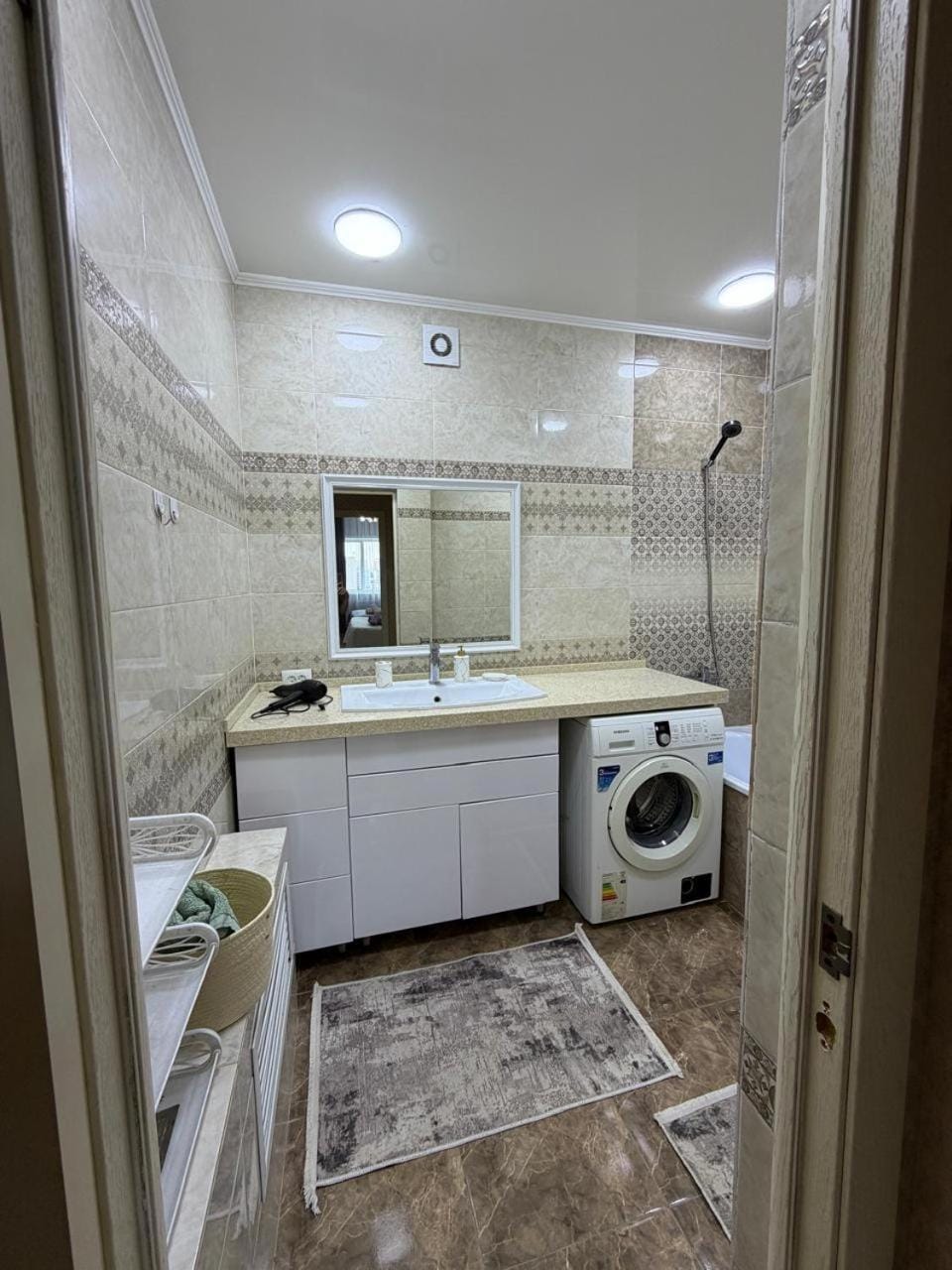 Shower, Bathroom, towels, washing machine, dryer