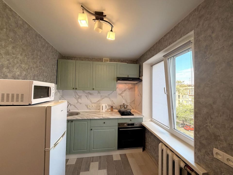Coffee/tea facilities, Kitchen or kitchenette, microwave, oven, pet friendly, stove
