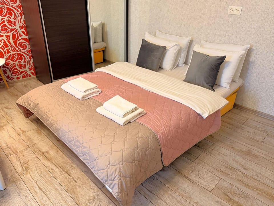 Bed, Photo of the whole room, Bedroom, towels, wardrobe