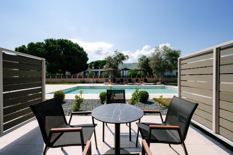 Balcony/Terrace, Pool view
