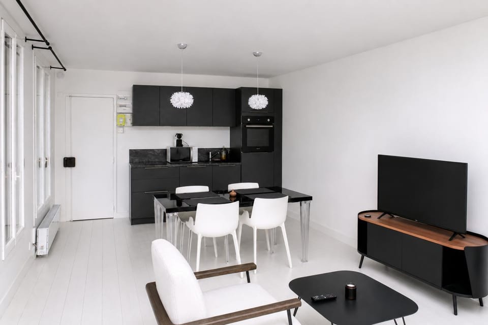 TV and multimedia, Dining area, oven, kitchen