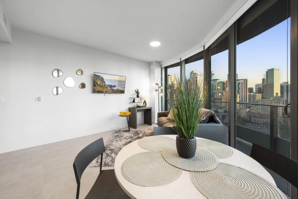 First 2105 Downtown Skyline Retreat Miami Apartment in Miami