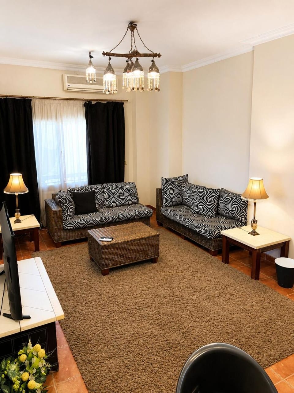 TV and multimedia, Seating area, air conditioner