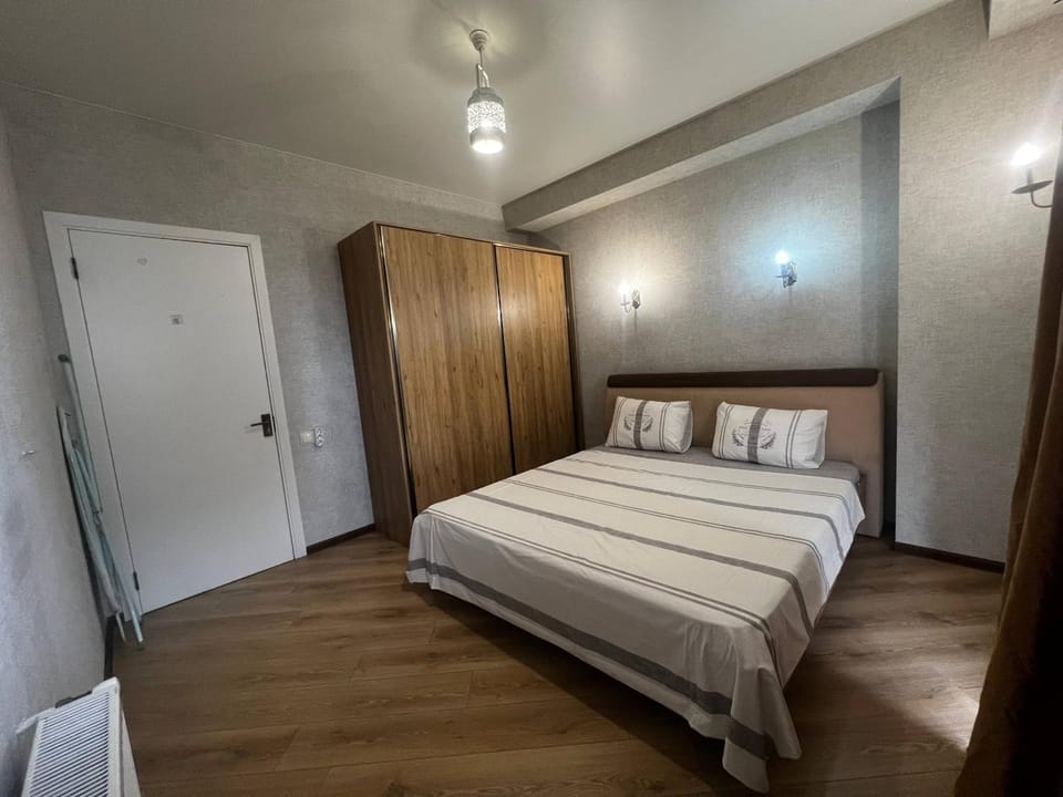 Bed, Photo of the whole room, Bedroom, wardrobe