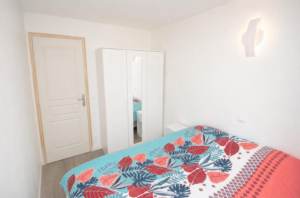 Bed, Bedroom, wardrobe