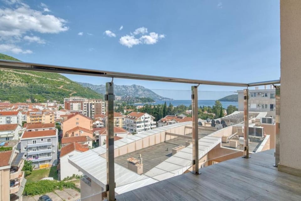 Property building, Day, Natural landscape, View (from property/room), Balcony/Terrace, City view, Mountain view, Sea view