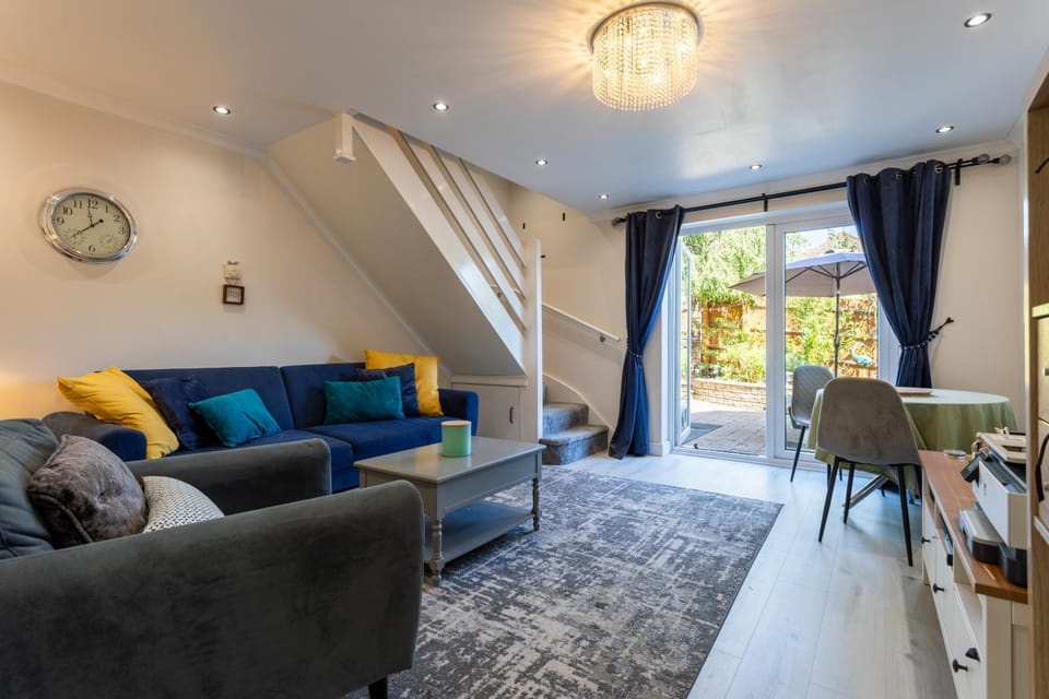 Beautiful Home Between Bath & Bristol House in Bristol