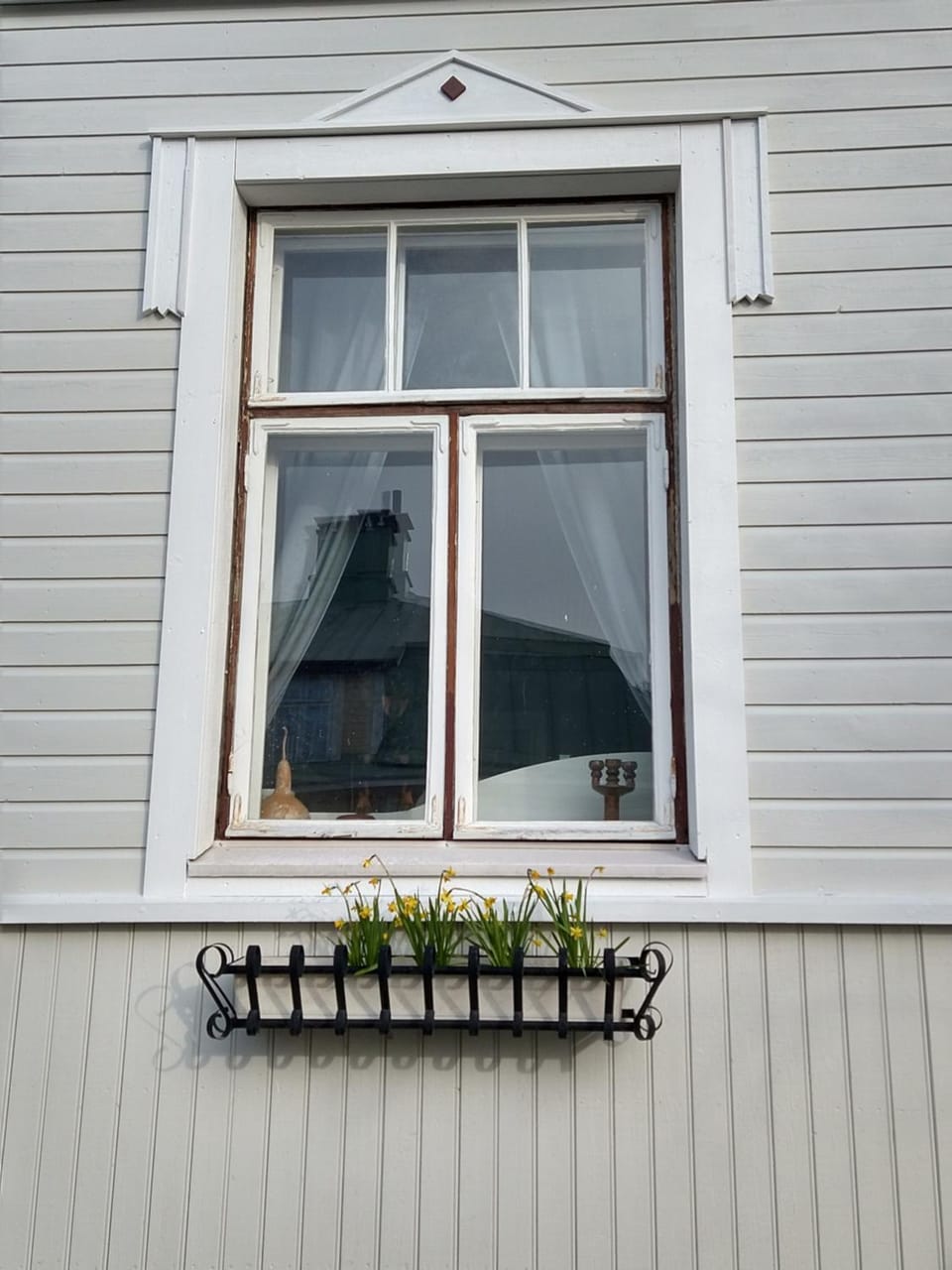 Property building, Day