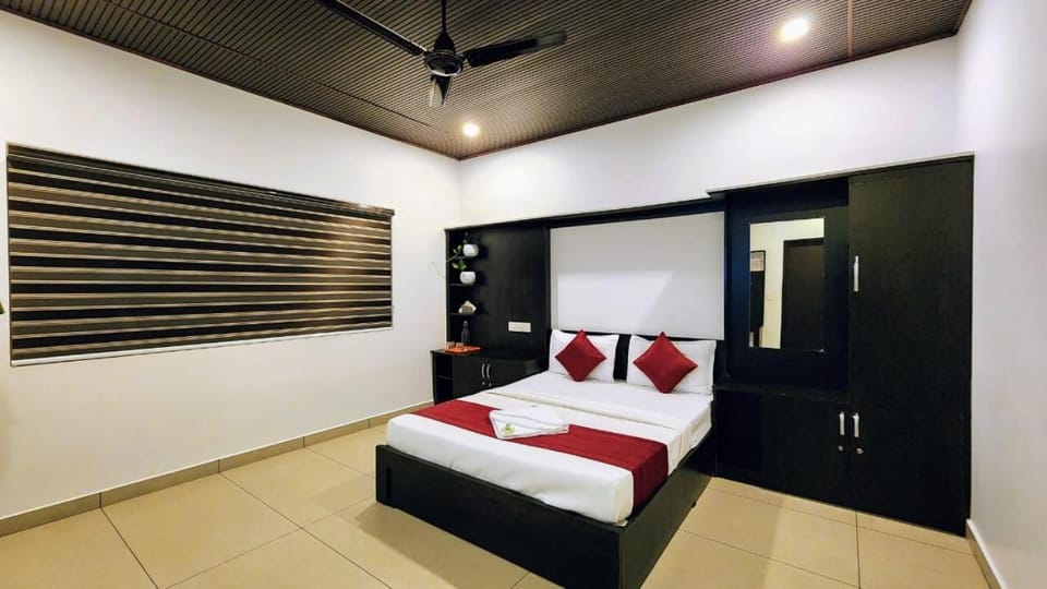 Bed, Photo of the whole room, Bedroom, wardrobe