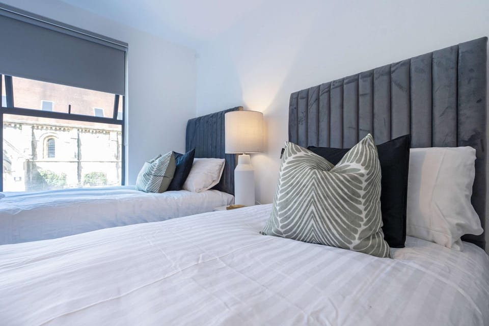 Desirable one bedroom apartment with twin beds Apartment in Southampton