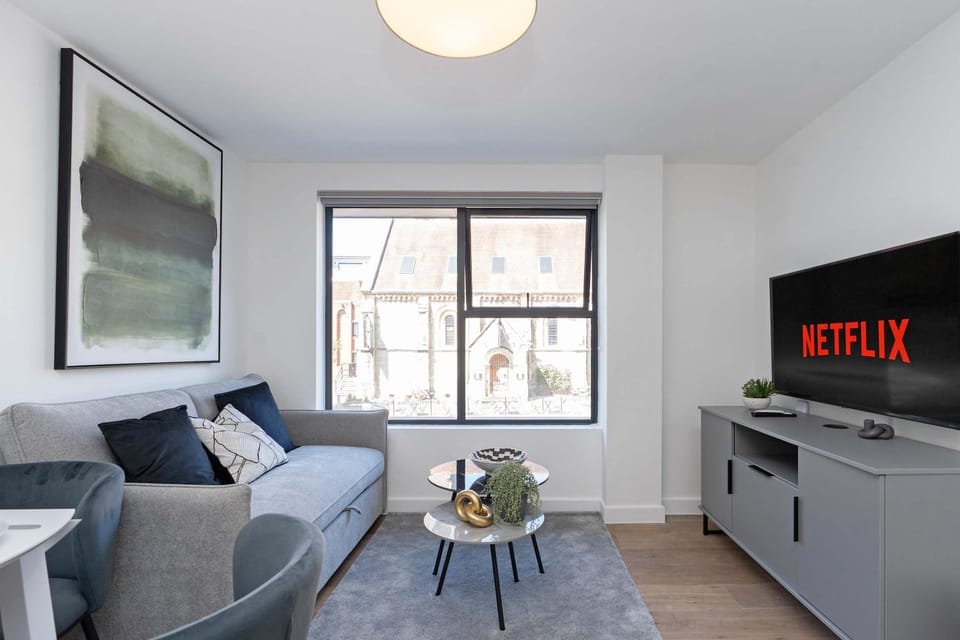 Desirable one bedroom apartment with twin beds Apartment in Southampton