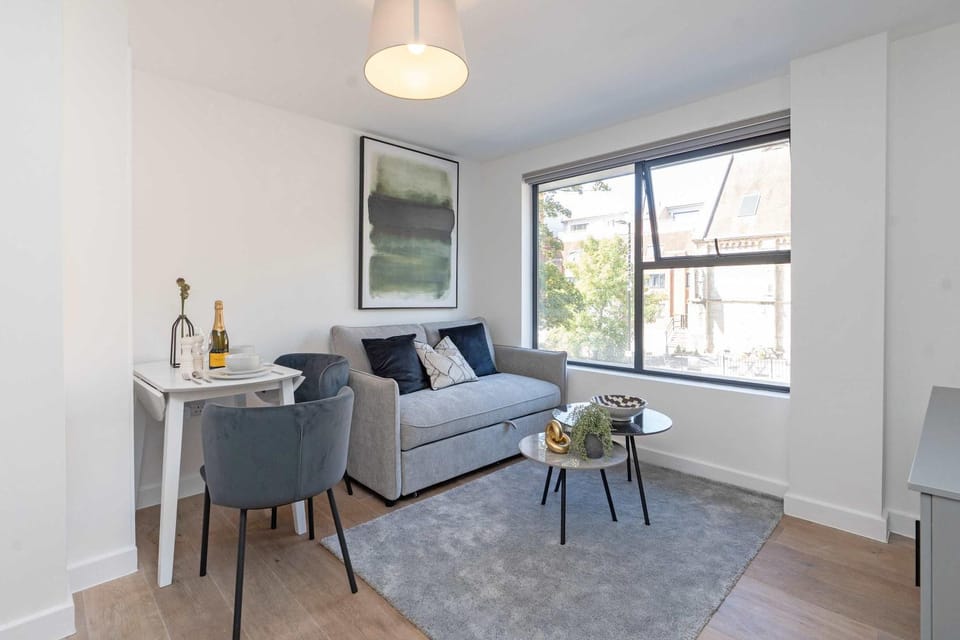 Desirable one bedroom apartment with twin beds Apartment in Southampton